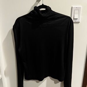 Elegant Akris Charcoal Cashmere Funnel Turtleneck Top